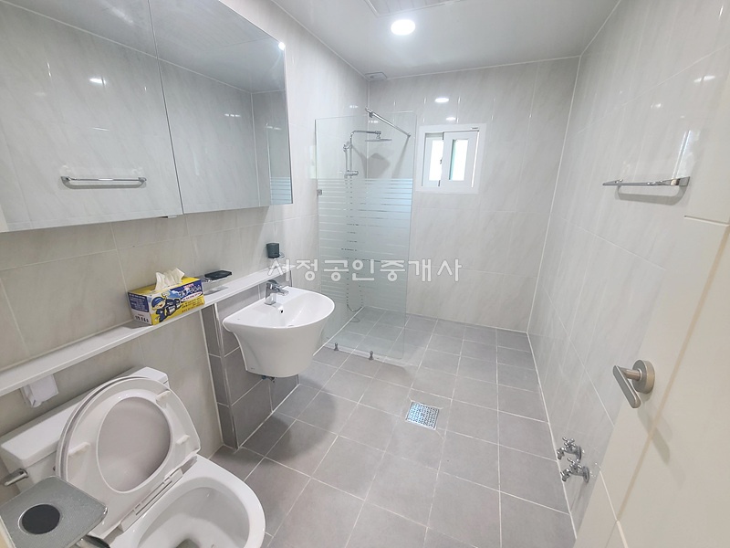 baf78b75bdc351d573aaa6705eb785eca69fa3c9.jpg